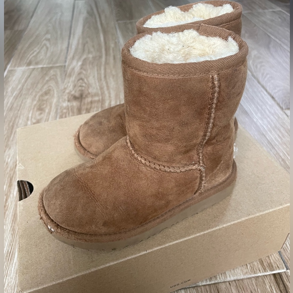 Ugg Classic II kids brown boots